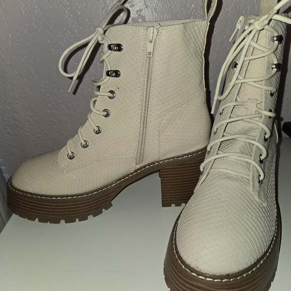 NWOT Mia Sian Boot - Picture 4 of 6